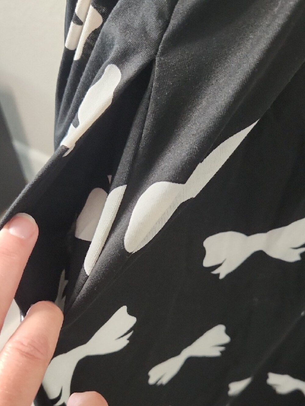 LuLaRoe Madison Black Midi Skirt with White Bow Print and Pockets! Coquette - Picture 3 of 5